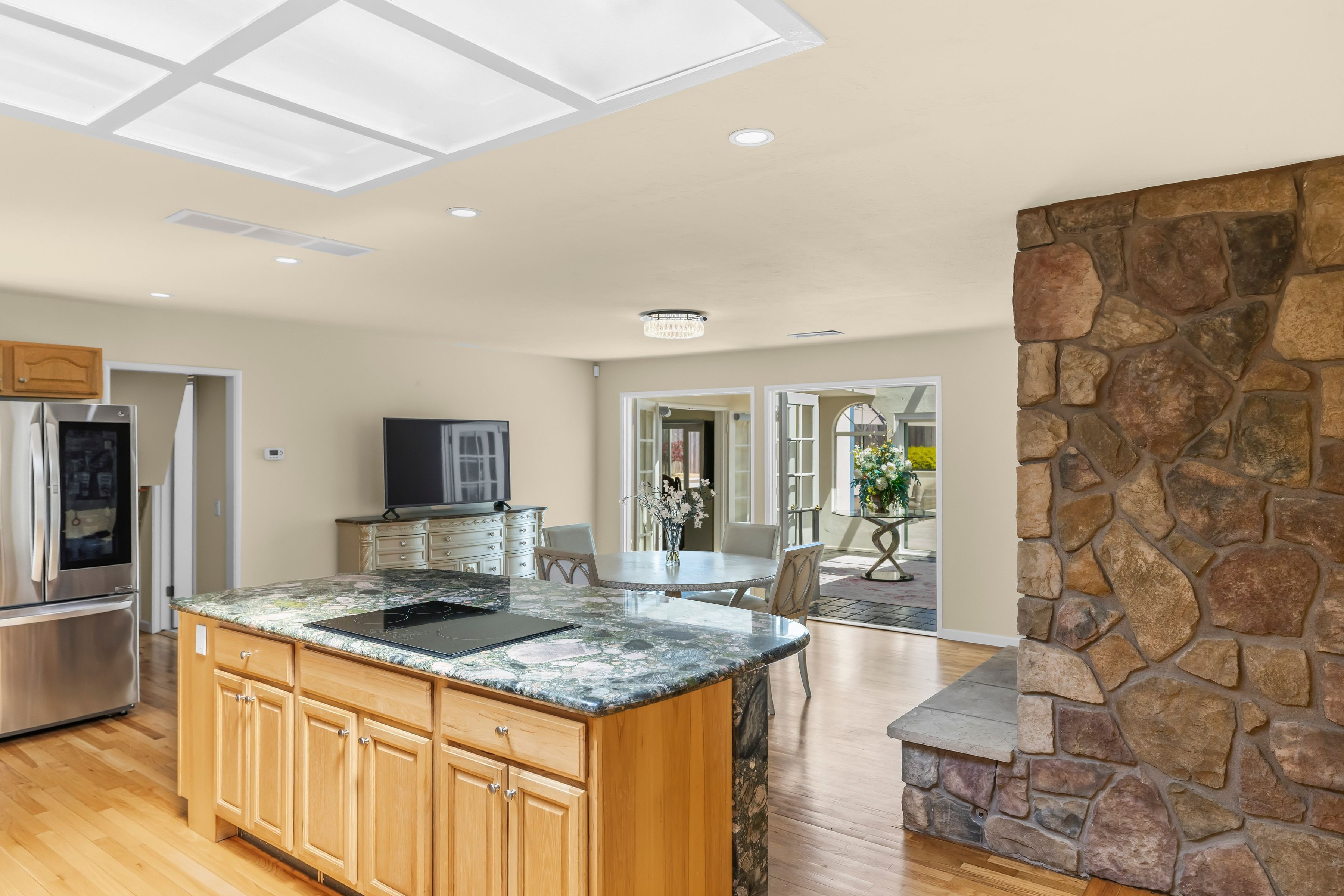  2110 Messina Place, Monterey - 物件實景
