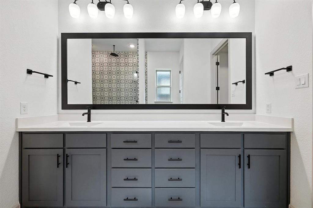 Arlington, Texas, 76005, United States, 2 Bedrooms Bedrooms, ,2 BathroomsBathrooms,Residential,For Sale,1899955