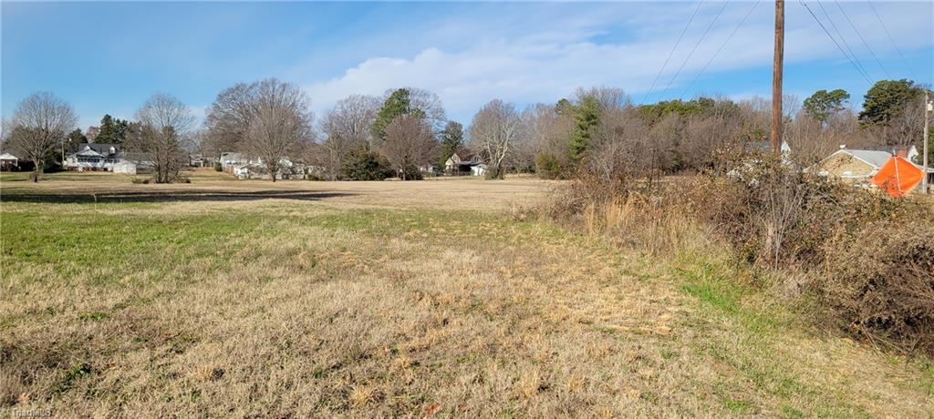 142 Motsinger Drive, Winston-Salem, North Carolina, 27107, United States, 2 Bedrooms Bedrooms, ,1 BathroomBathrooms,Residential,For Sale,142 Motsinger Drive,1623347