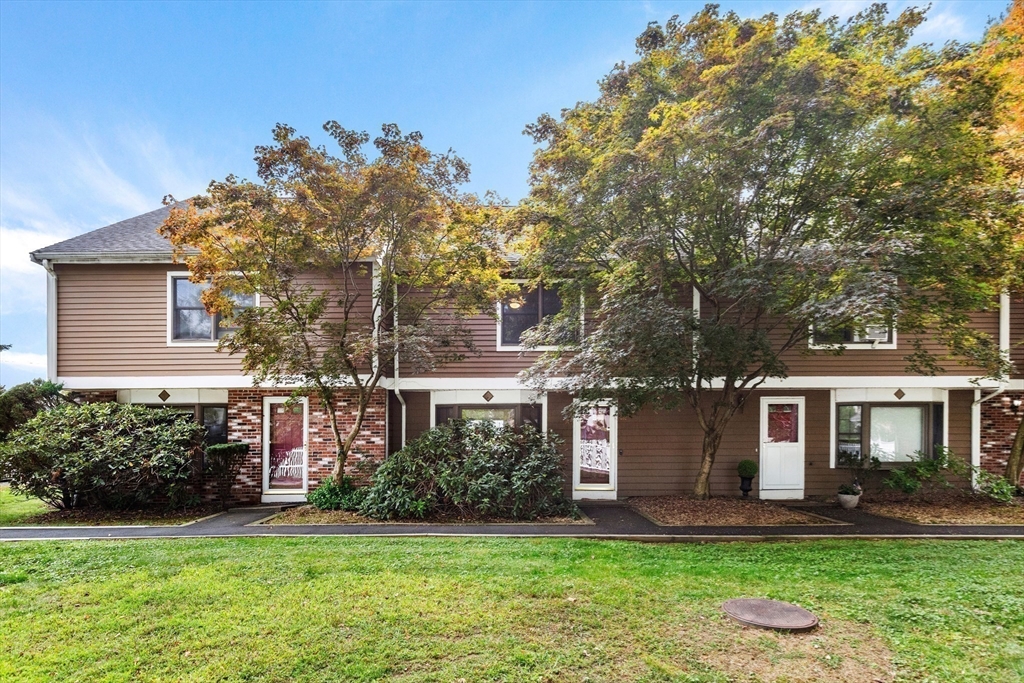 Malden, Massachusetts, 02148, United States, 2 Bedrooms Bedrooms, ,2 BathroomsBathrooms,Residential,For Sale,1974371