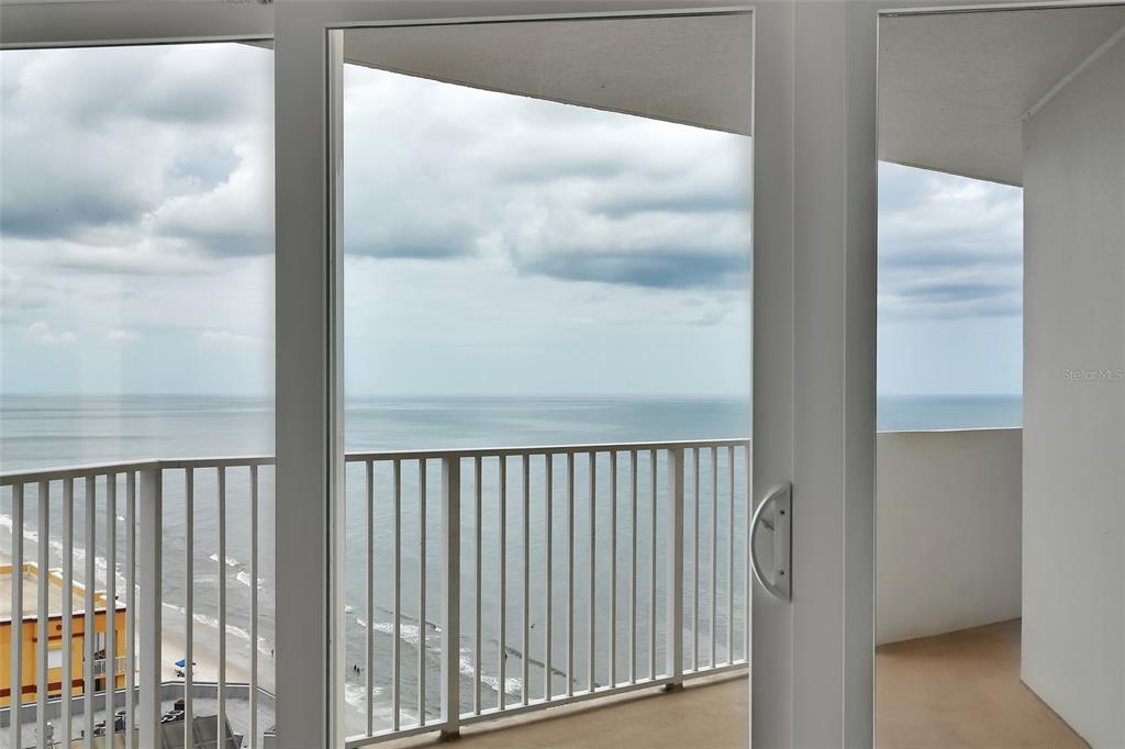Daytona Beach Shores, Florida, 32118, United States, 2 Bedrooms Bedrooms, ,2 BathroomsBathrooms,Residential,For Sale,1906668