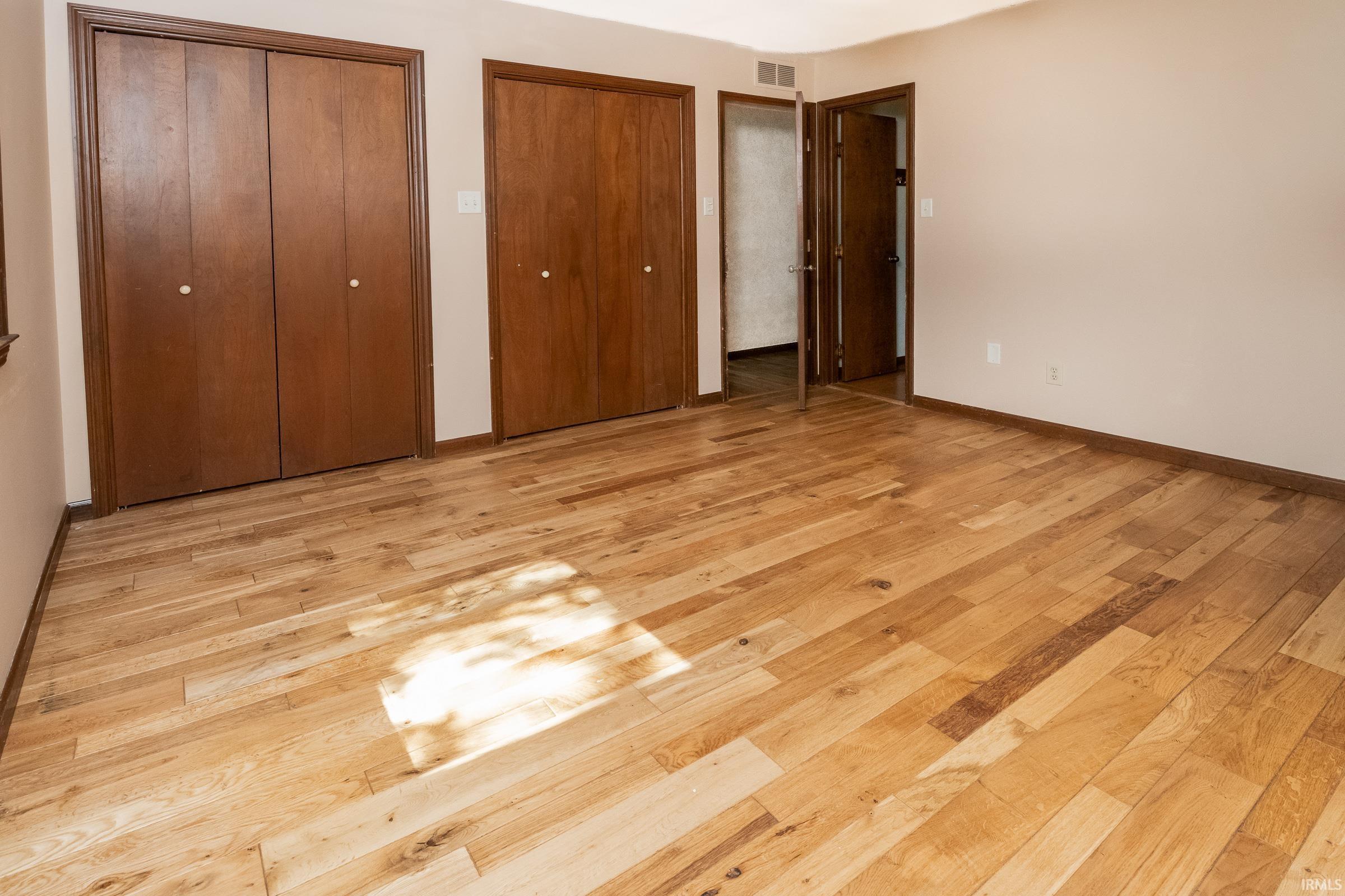 Bloomington, Indiana, 47401, United States, 8 Bedrooms Bedrooms, ,5 BathroomsBathrooms,Residential,For Sale,1988633