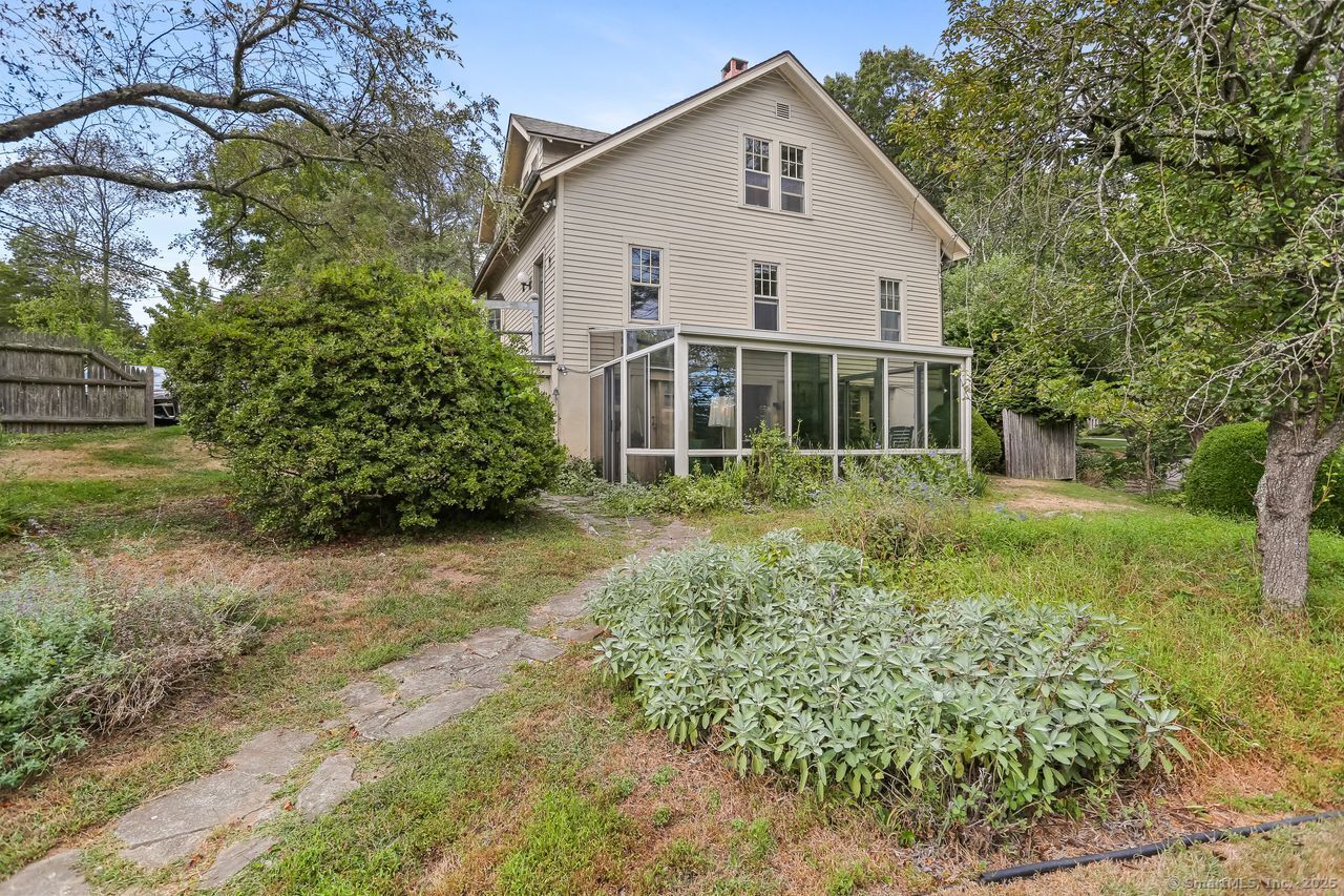 Westport, Connecticut, 06880, United States, 4 Bedrooms Bedrooms, ,3 BathroomsBathrooms,Residential,For Sale,1938739