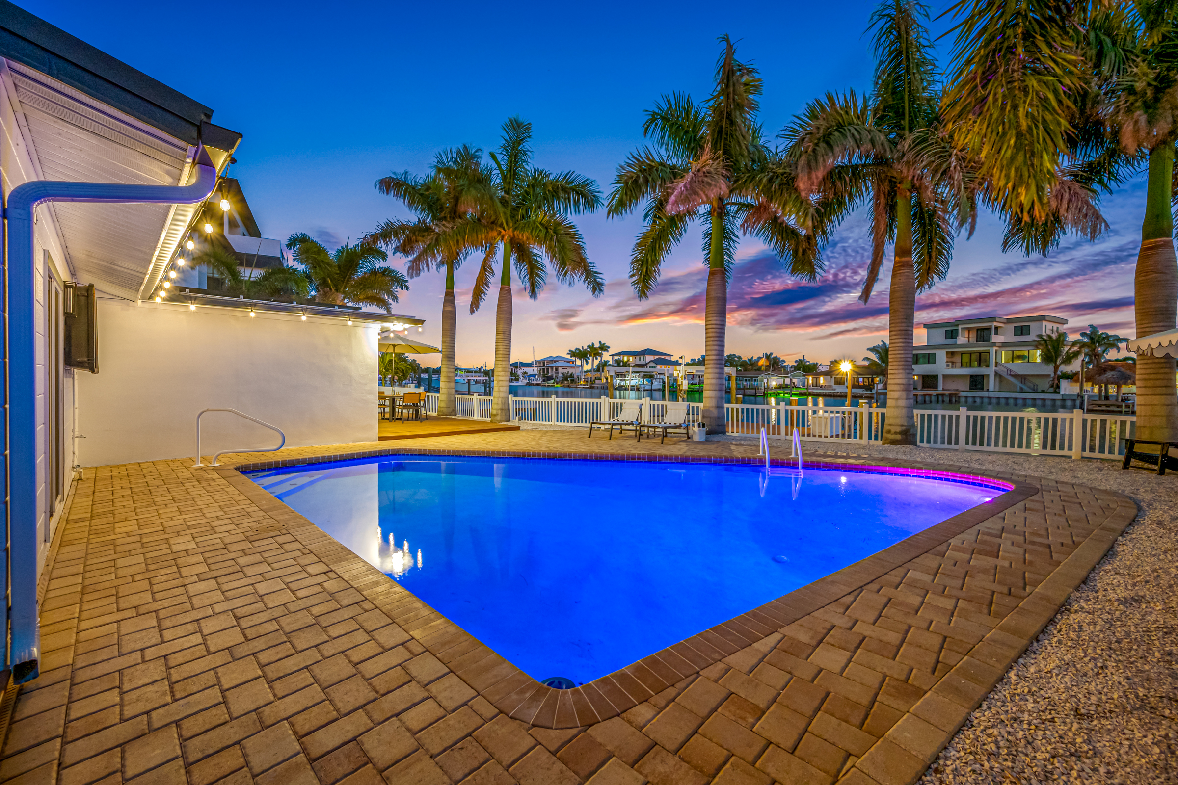St Petersburg, Florida, 33707, United States, 3 Bedrooms Bedrooms, ,2 BathroomsBathrooms,Residential,For Sale,2034838