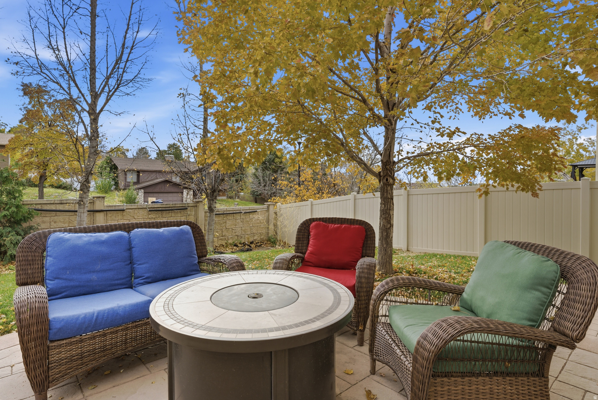 Sandy, Utah, 84092, United States, 4 Bedrooms Bedrooms, ,3 BathroomsBathrooms,Residential,For Sale,1992132