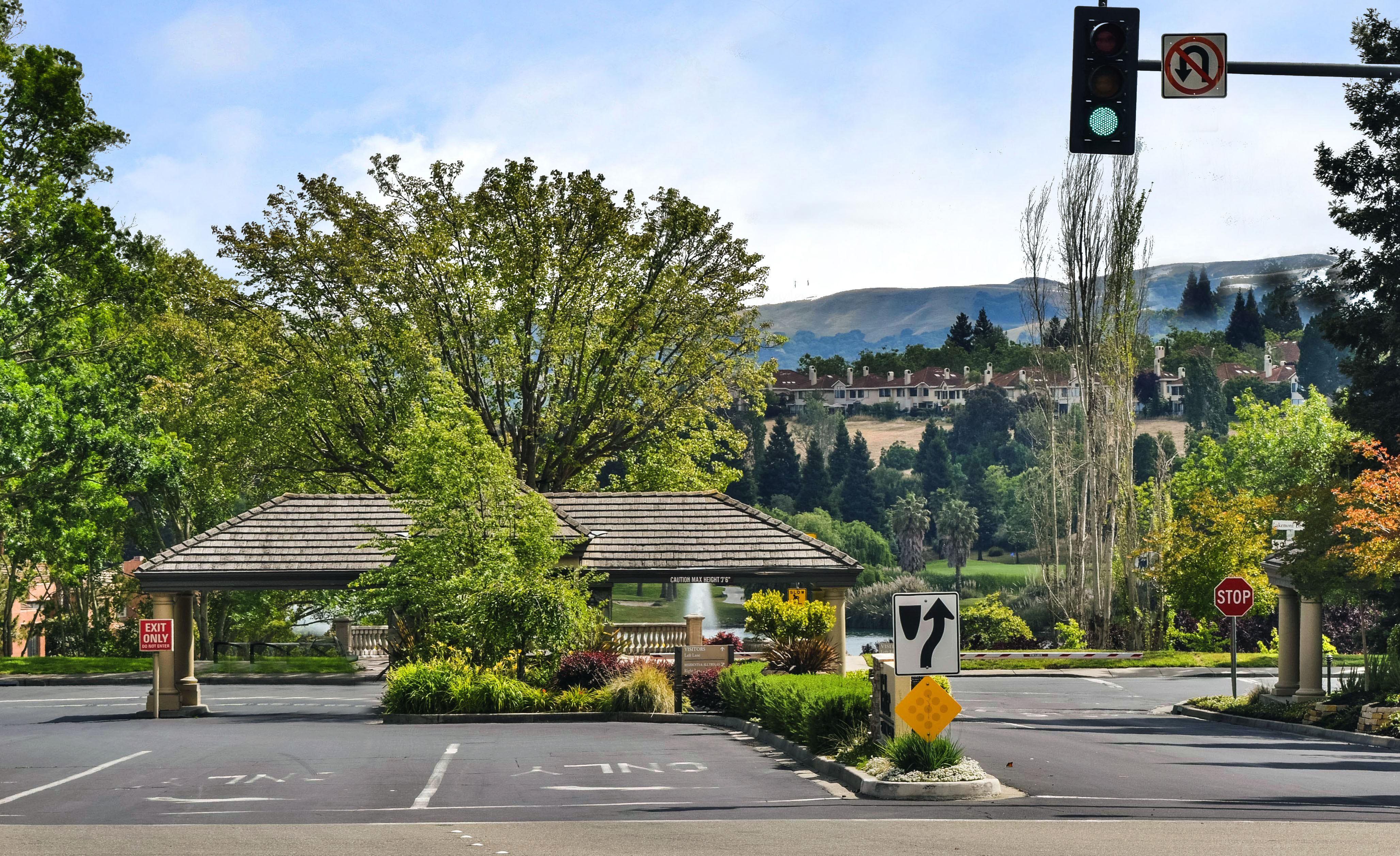  Ground-Level Luxury with Mount Diablo Views in Gated Canyon Lakes - 物件實景