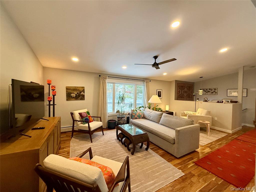 Staatsburg, New York, 12580, United States, 4 Bedrooms Bedrooms, ,3 BathroomsBathrooms,Residential,For Sale,2005634