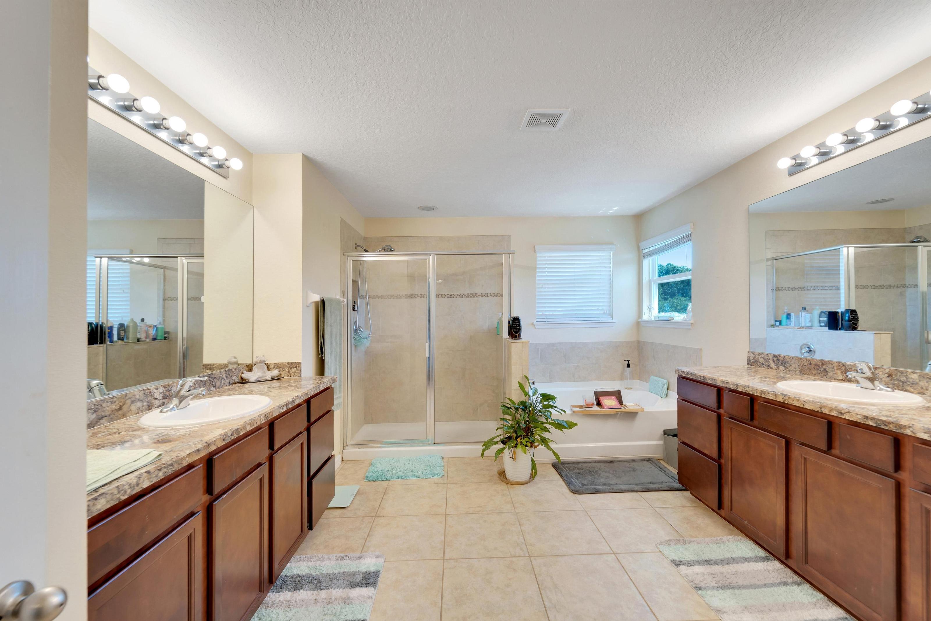 Riverview, Florida, 33578, United States, 5 Bedrooms Bedrooms, ,5 BathroomsBathrooms,Residential,For Sale,1869985