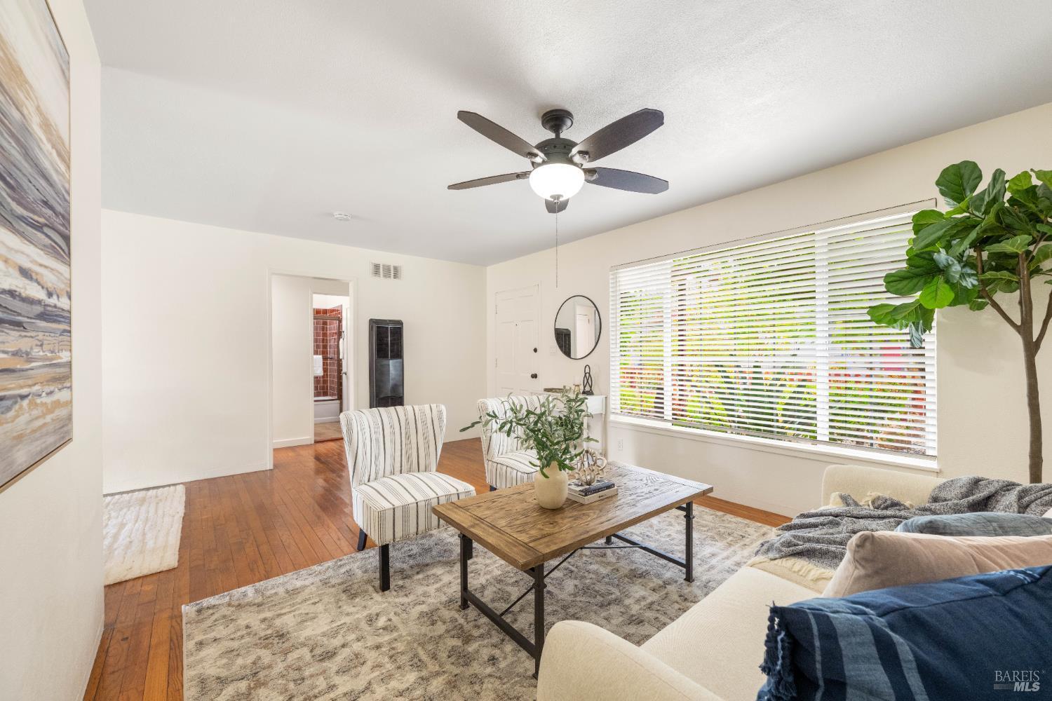 Napa, California, 94558, United States, 2 Bedrooms Bedrooms, ,1 BathroomBathrooms,Residential,For Sale,1947582