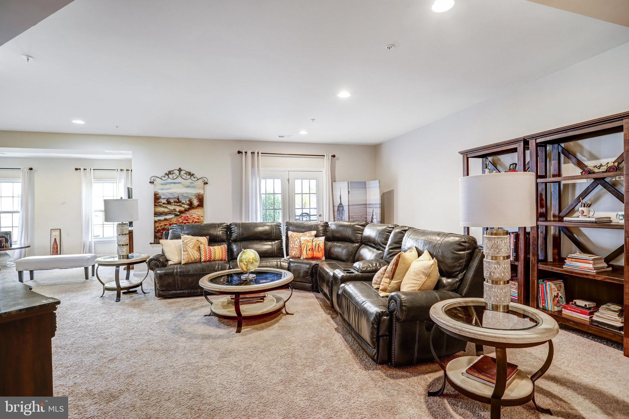 Lanham, Maryland, 20706, United States, 6 Bedrooms Bedrooms, ,5 BathroomsBathrooms,Residential,For Sale,2002849