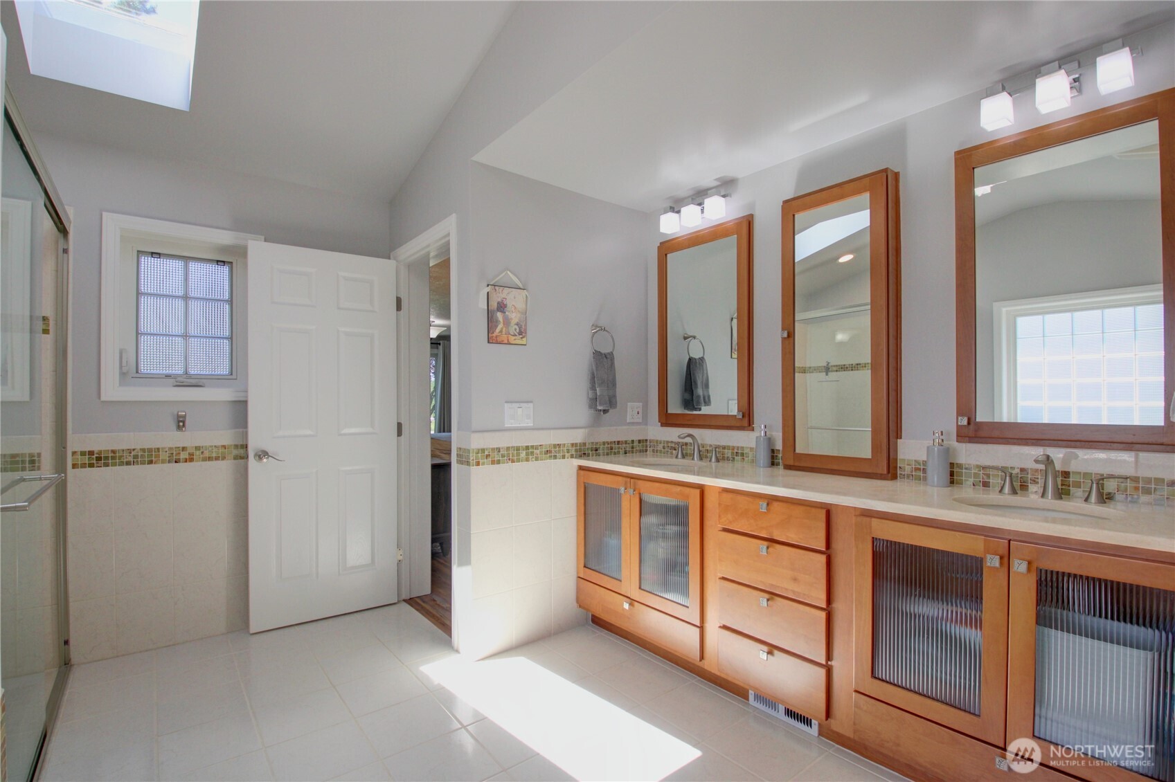 Oak Harbor, Washington, 98277, United States, 3 Bedrooms Bedrooms, ,1 BathroomBathrooms,Residential,For Sale,1897751