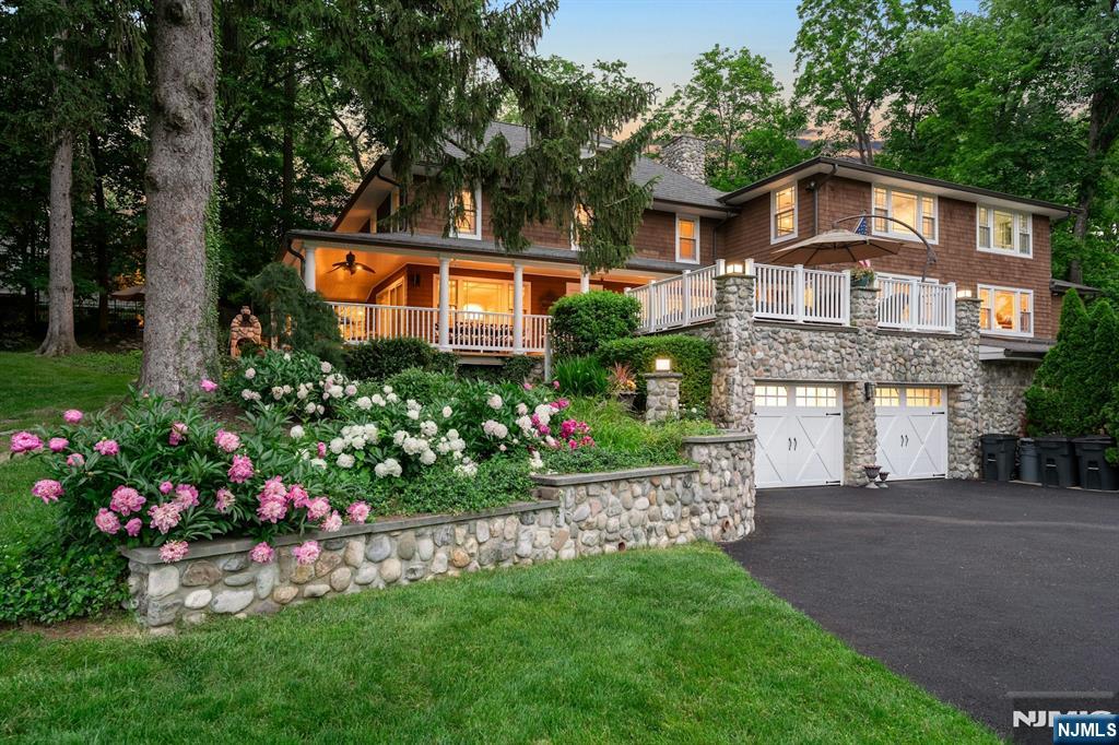 Ramsey, New Jersey, 07446, United States, 6 Bedrooms Bedrooms, ,5 BathroomsBathrooms,Residential,For Sale,1847263