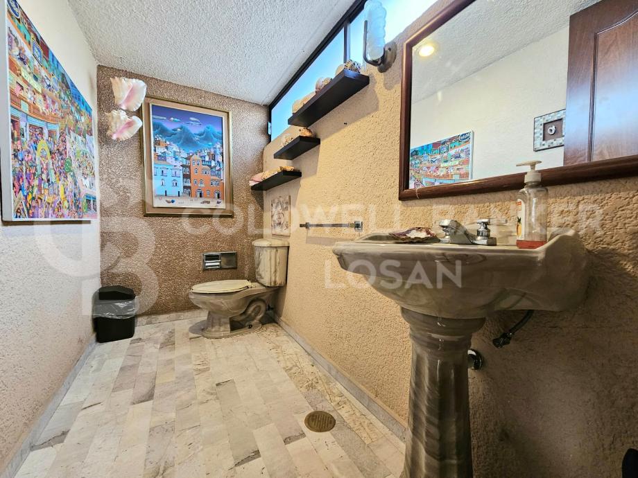 Naucalpan de Juárez, Estado de méxico, 53100, Mexico, 4 Bedrooms Bedrooms, ,4 BathroomsBathrooms,Residential,For Sale,1694579