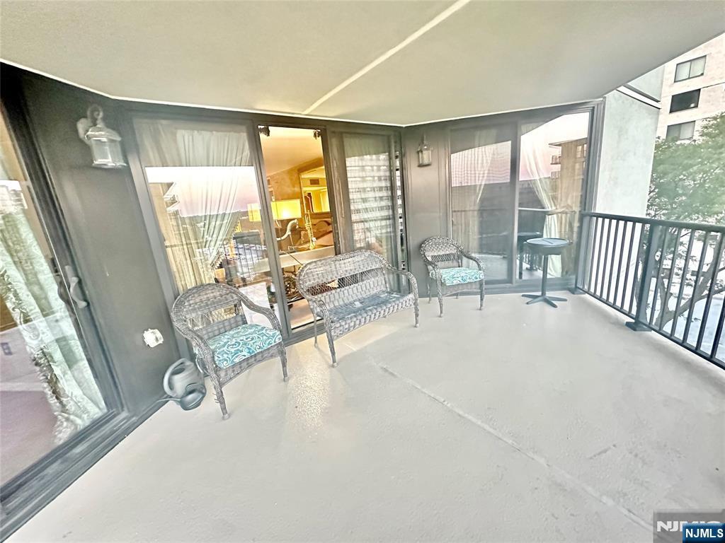 Hackensack, New Jersey, 07601, United States, 2 Bedrooms Bedrooms, ,2 BathroomsBathrooms,Residential,For Sale,1912760