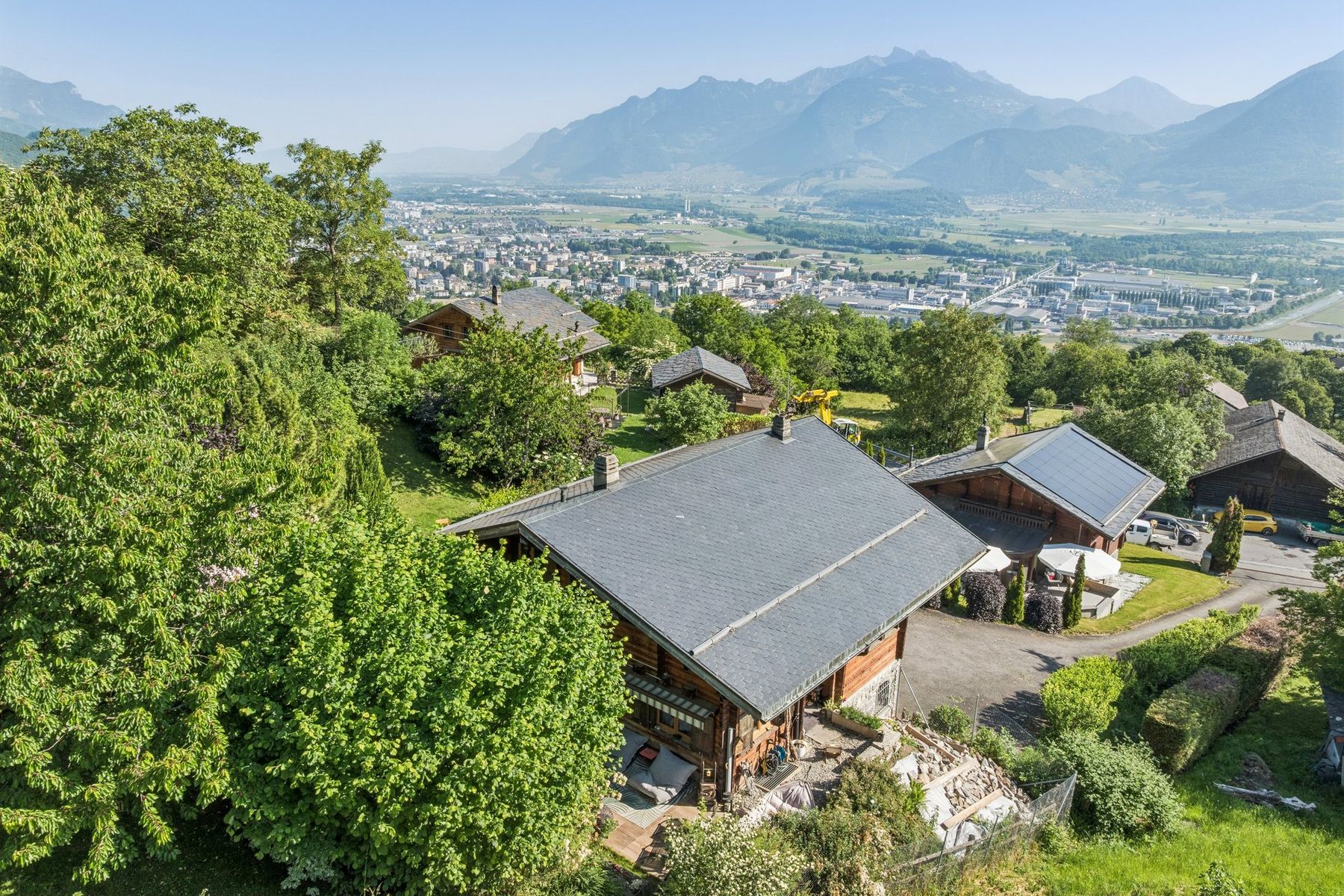  Beautifully renovated chalet with exceptional views - 物件實景