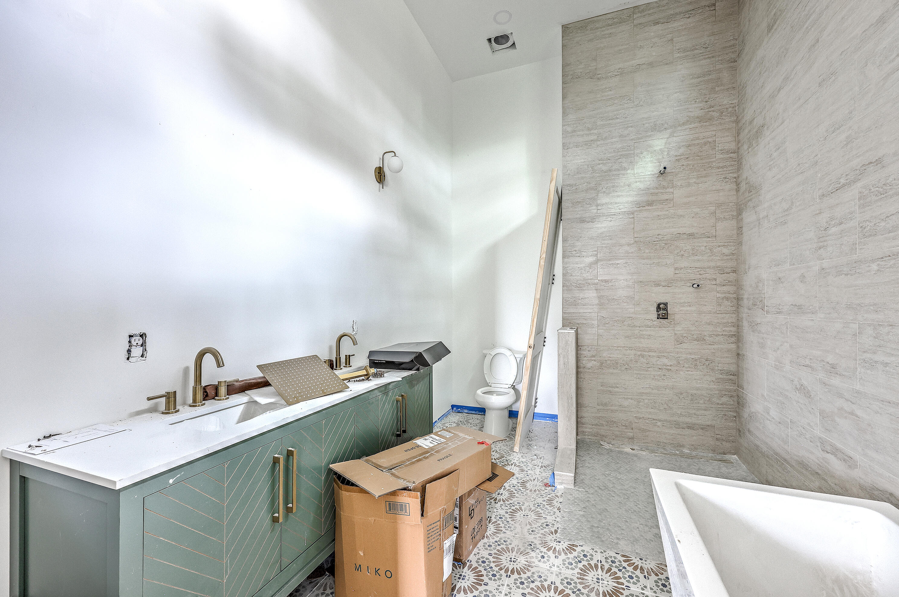 Summerville, South Carolina, 29485, United States, 5 Bedrooms Bedrooms, ,6 BathroomsBathrooms,Residential,For Sale,1977326