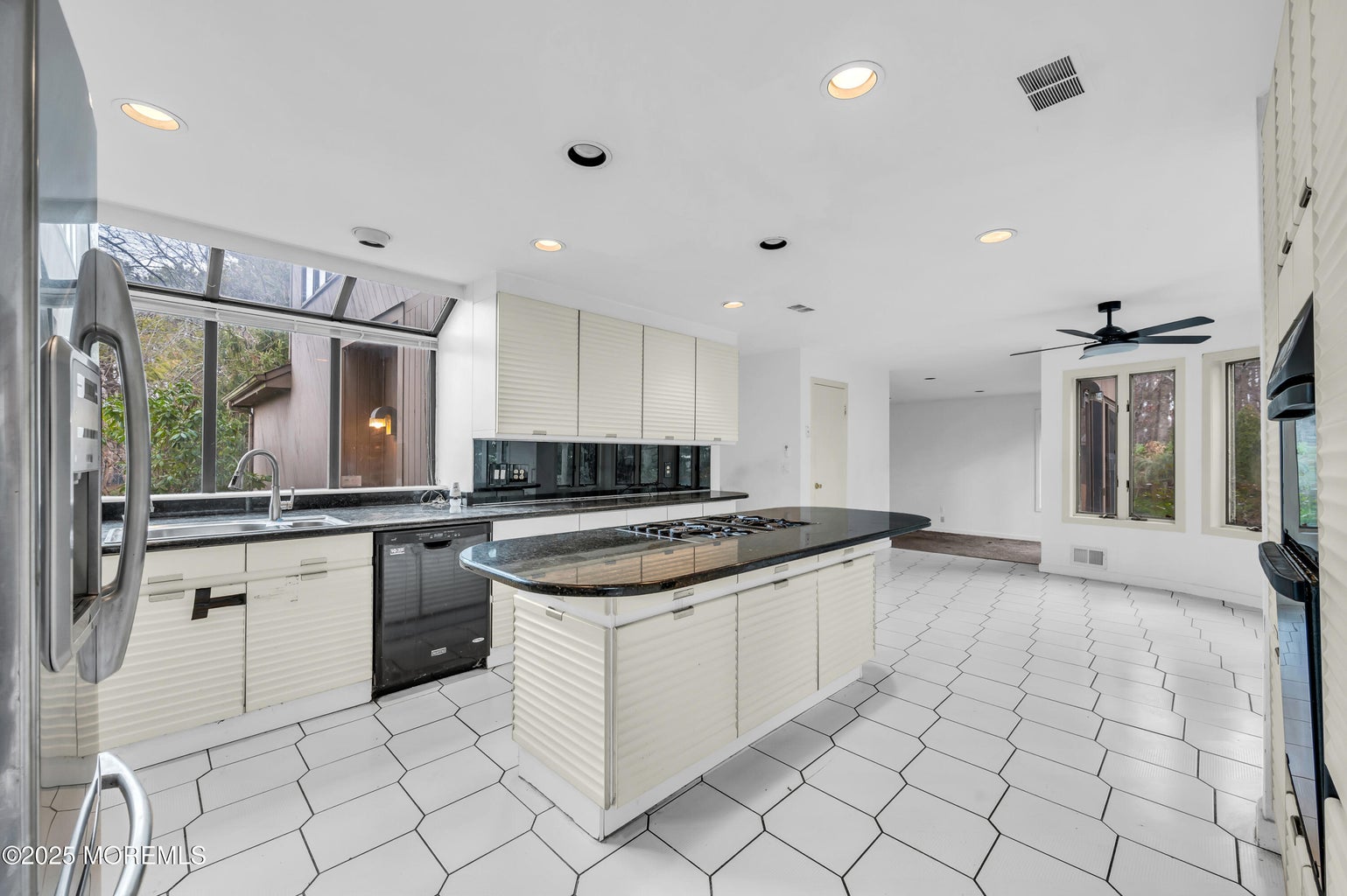 Allentown, New Jersey, 08720, United States, 4 Bedrooms Bedrooms, ,3 BathroomsBathrooms,Residential,For Sale,1845421