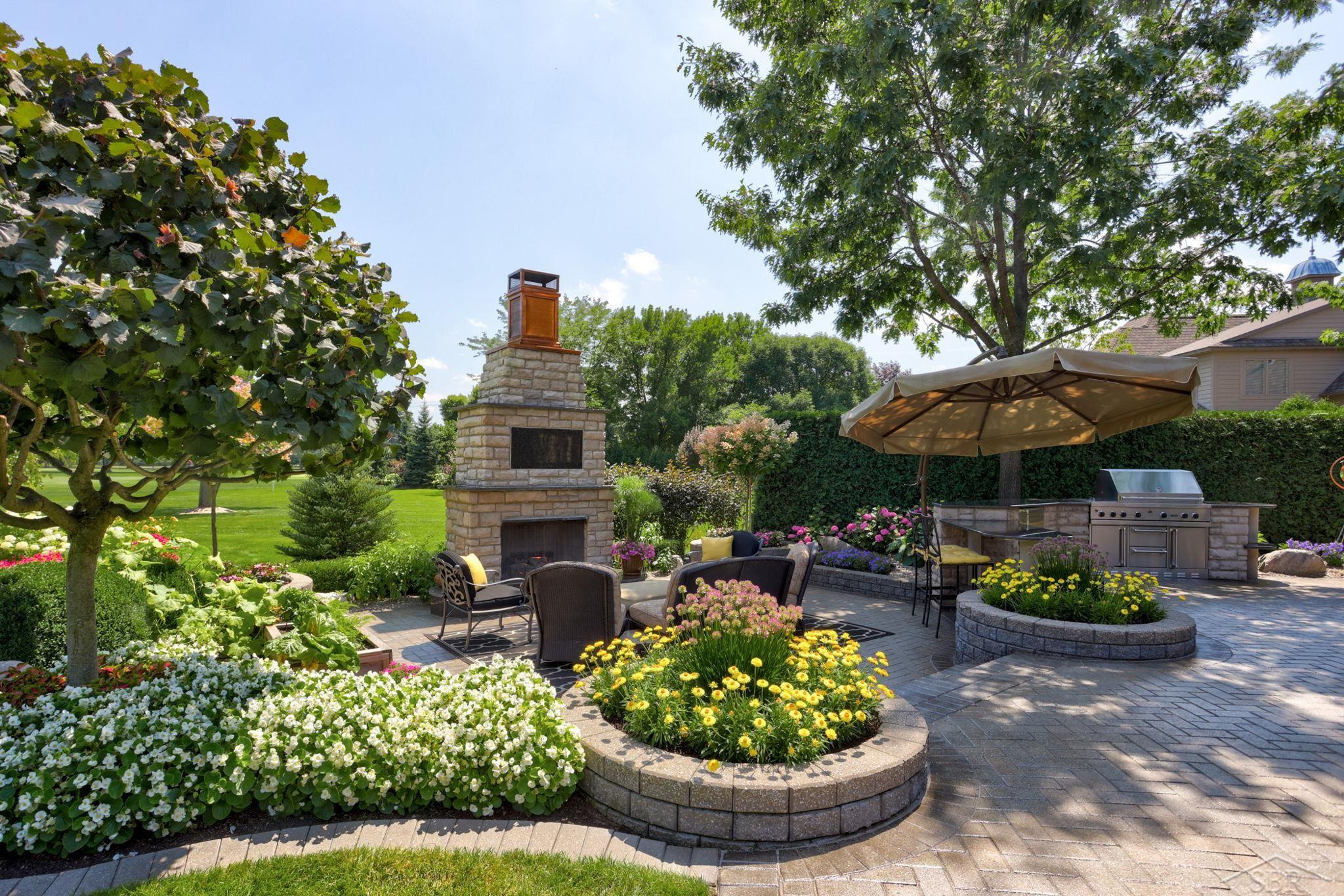 210 Golfview, Saginaw, Michigan, 48638, United States, 4 Bedrooms Bedrooms, ,6 BathroomsBathrooms,Residential,For Sale,210 Golfview,1320030