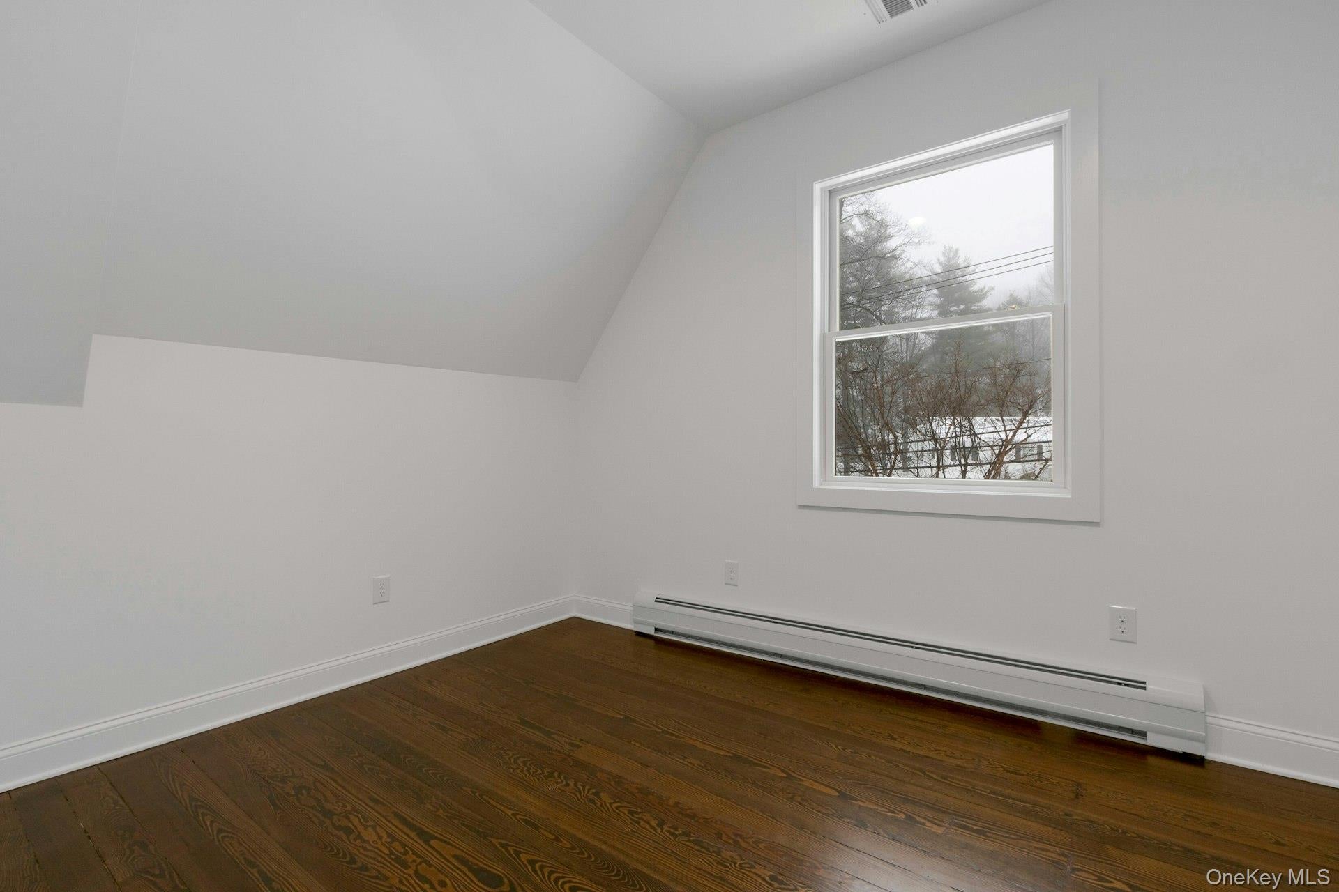 Valley Cottage, New York, 10989, United States, 4 Bedrooms Bedrooms, ,3 BathroomsBathrooms,Residential,For Sale,2005431