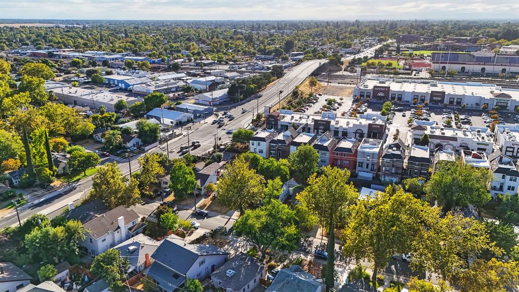 Sacramento, California, 95818, United States, 3 Bedrooms Bedrooms, ,3 BathroomsBathrooms,Residential,For Sale,1954862