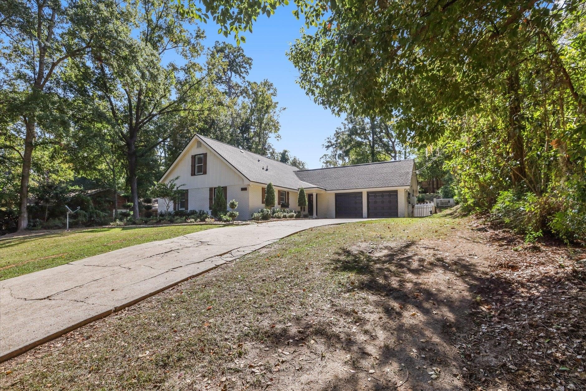 Tallahassee, Florida, 32308-0927, United States, 4 Bedrooms Bedrooms, ,3 BathroomsBathrooms,Residential,For Sale,1981532