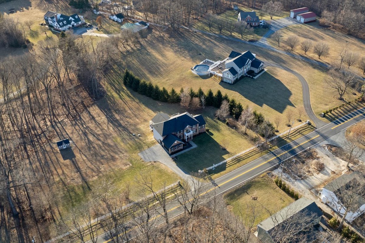 New Windsor, Maryland, 21776, United States, 5 Bedrooms Bedrooms, ,5 BathroomsBathrooms,Residential,For Sale,1943659