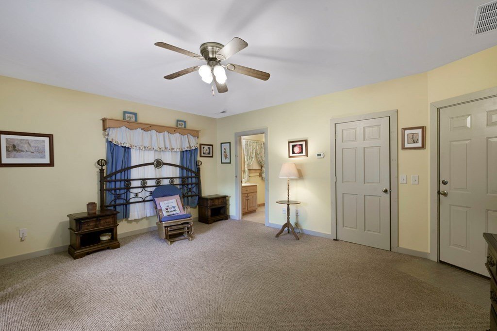 Hiawassee, Georgia, 30546, United States, 2 Bedrooms Bedrooms, ,3 BathroomsBathrooms,Residential,For Sale,1920293
