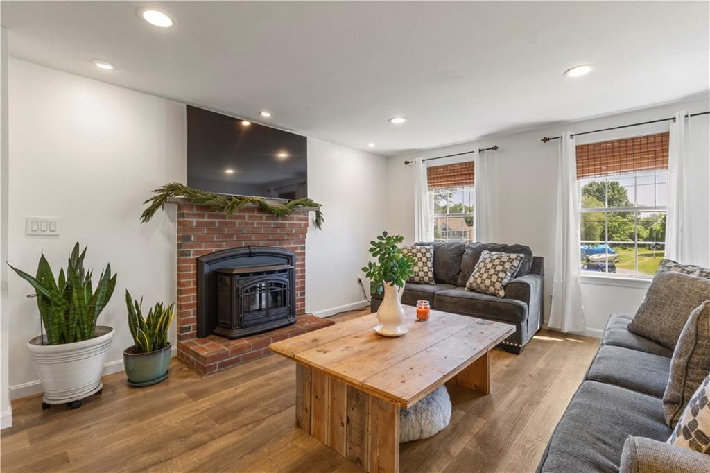 Bellingham, Massachusetts, 02019, United States, 3 Bedrooms Bedrooms, ,3 BathroomsBathrooms,Residential,For Sale,1916234
