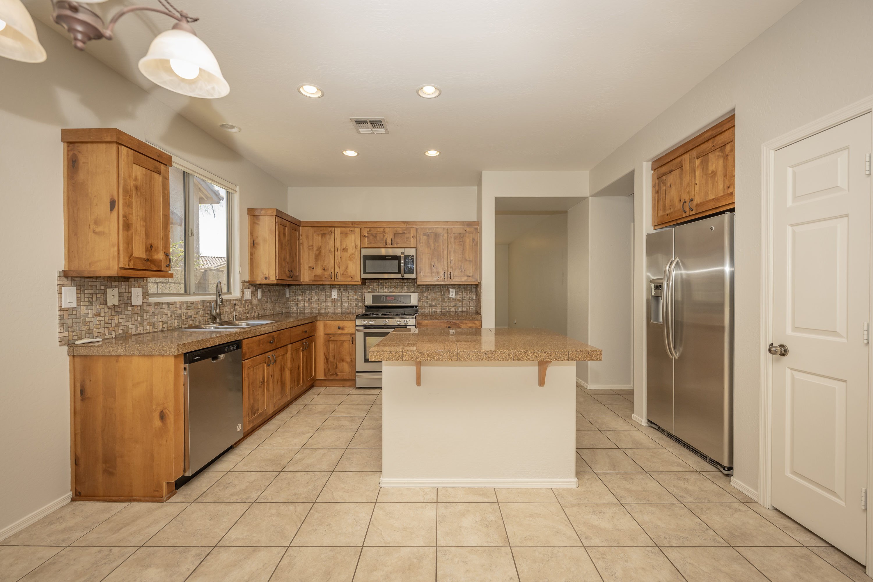 ANTHEM, Arizona, 85086, United States, 4 Bedrooms Bedrooms, ,2 BathroomsBathrooms,Residential,For Sale,1937627