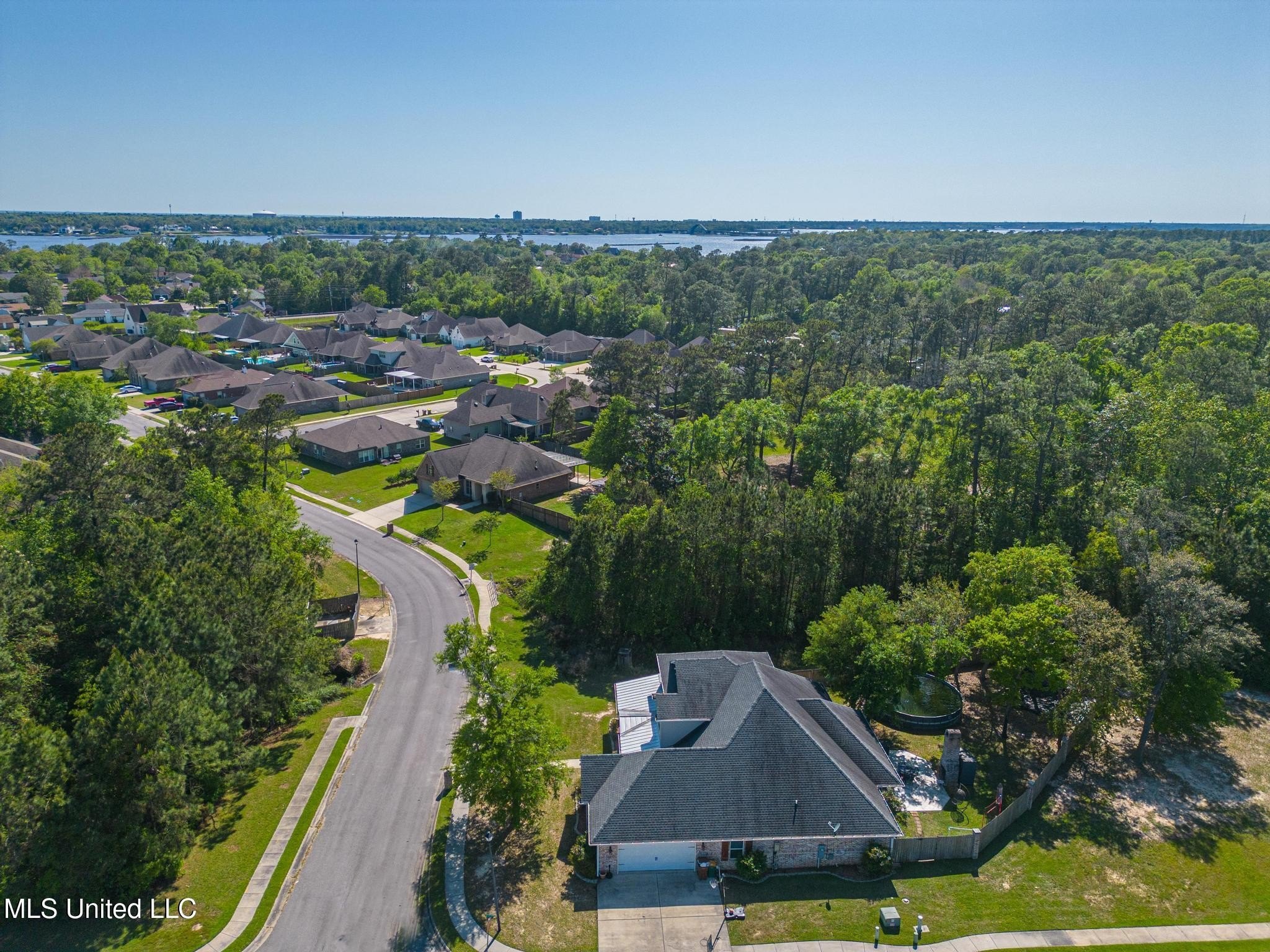 Biloxi, Mississippi, 39532, United States, 6 Bedrooms Bedrooms, ,3 BathroomsBathrooms,Residential,For Sale,1931877