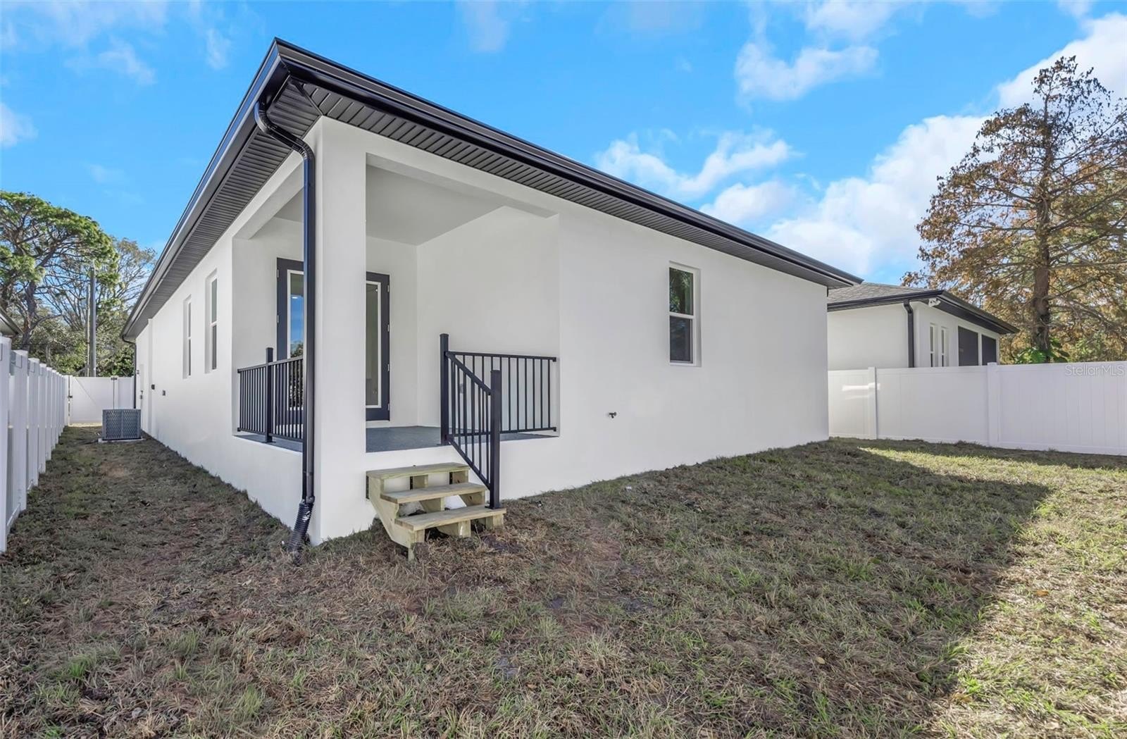 CLEARWATER, Florida, 33755, United States, 4 Bedrooms Bedrooms, ,3 BathroomsBathrooms,Residential,For Sale,1996424