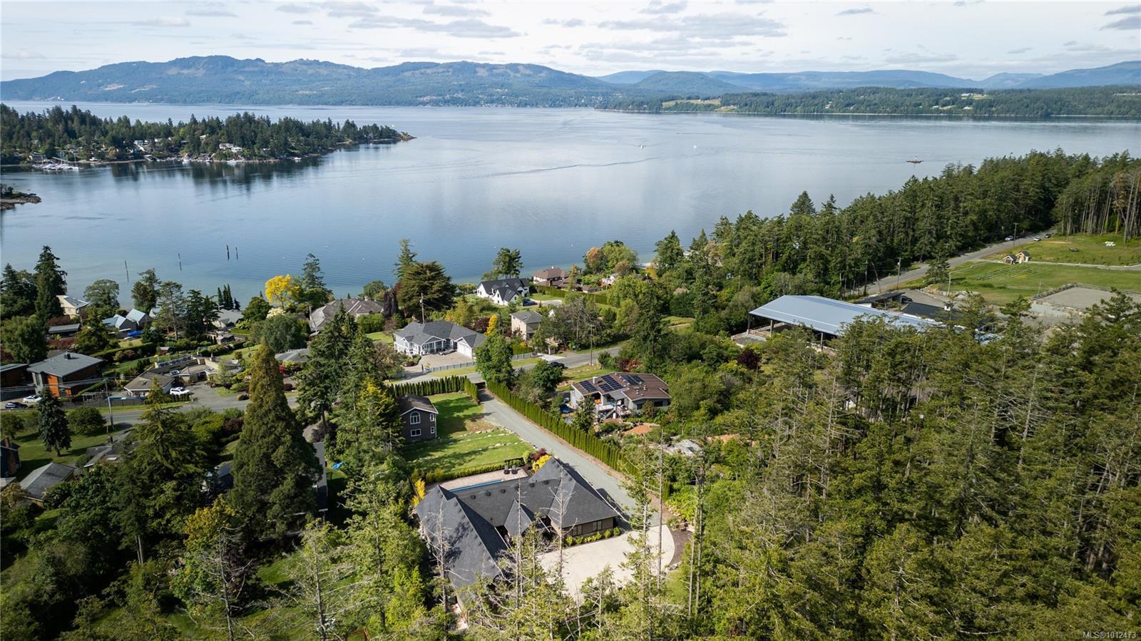 NORTH SAANICH, British Columbia, V8L 5M1, CA, 3 Bedrooms Bedrooms, ,Residential,For Sale,1948339