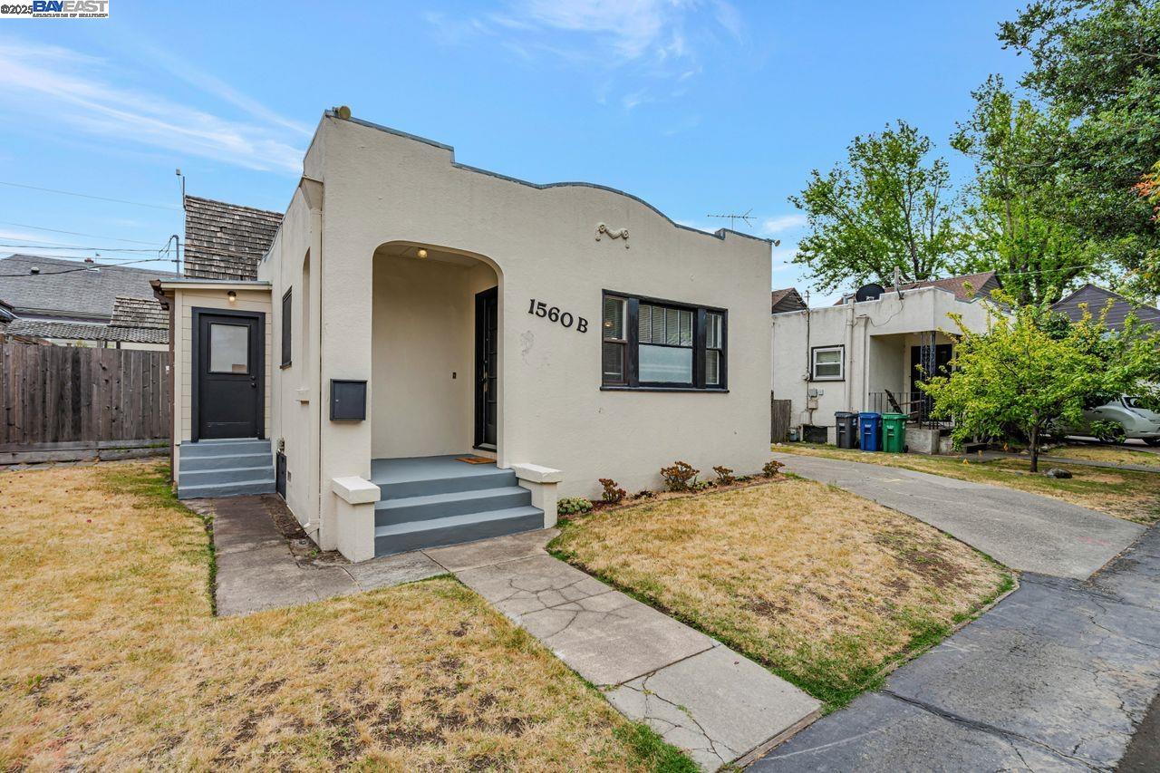 Alameda, California, 94501, United States, 1 Bedroom Bedrooms, ,1 BathroomBathrooms,Residential,For Sale,1917026