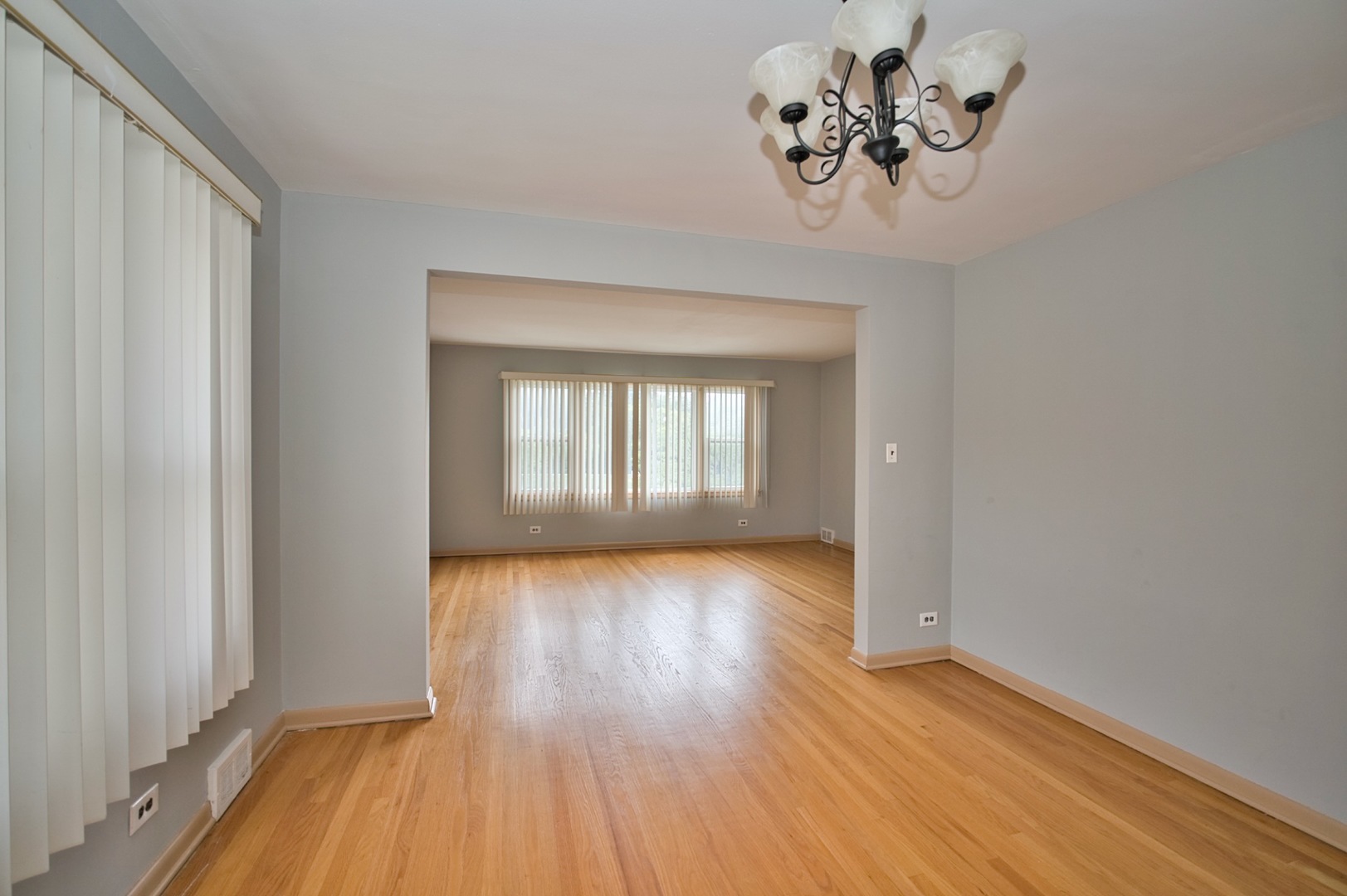 Lincolnwood, Illinois, 60712, United States, 8 Bedrooms Bedrooms, ,Residential,For Sale,1984264