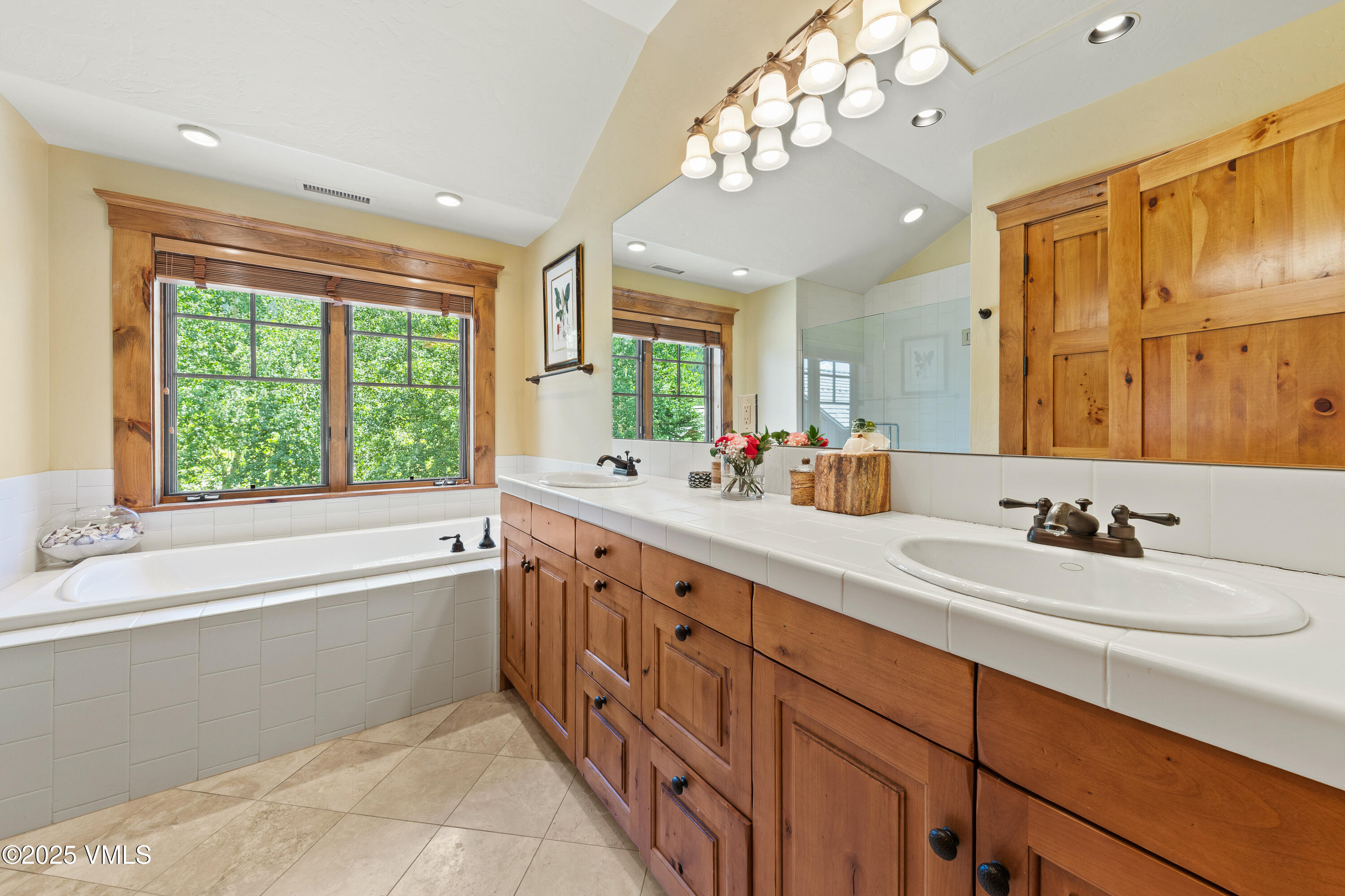 Edwards, Colorado, 81632, United States, 5 Bedrooms Bedrooms, ,6 BathroomsBathrooms,Residential,For Sale,1901108