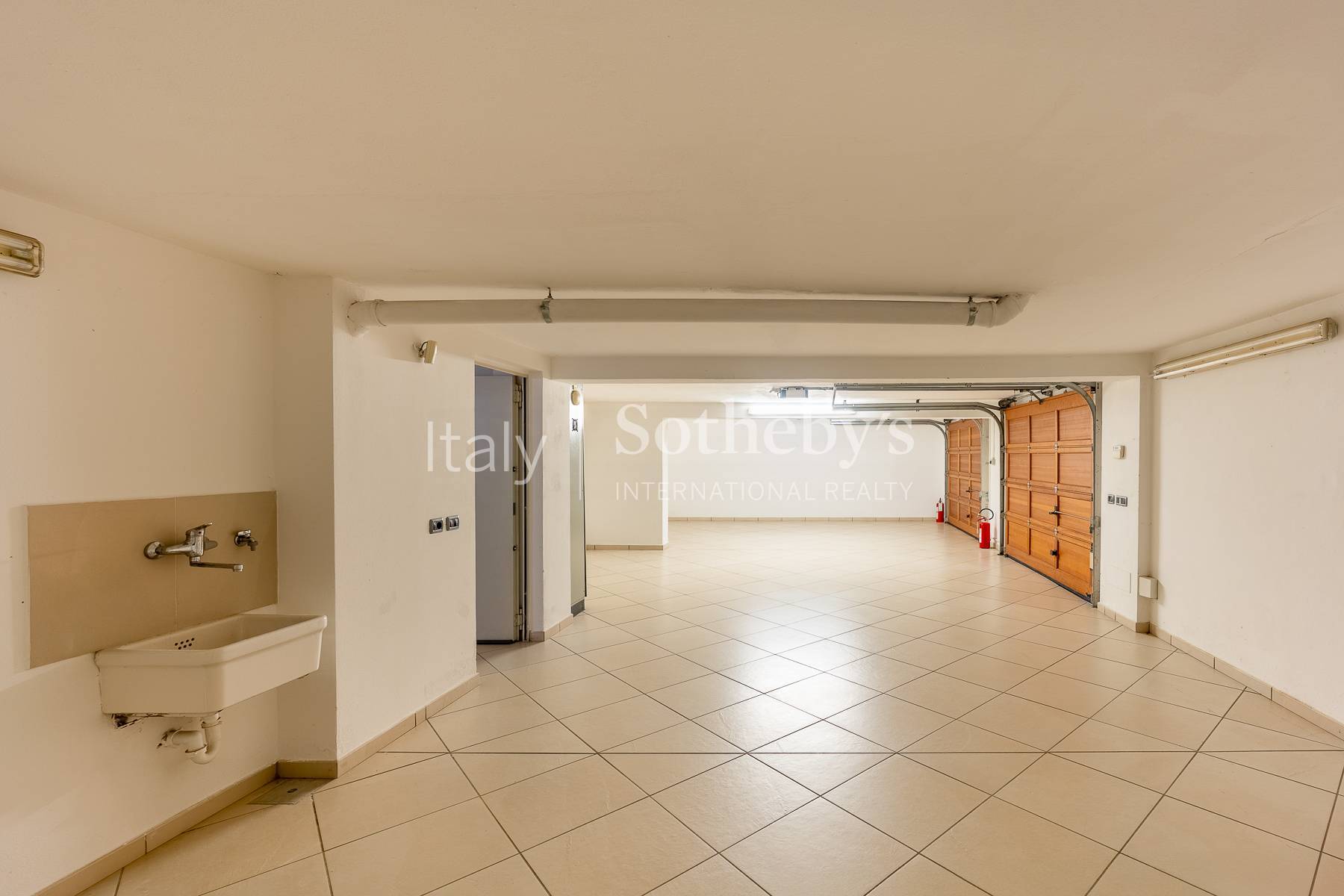  Prestigious modern villa with lake view - 物件實景