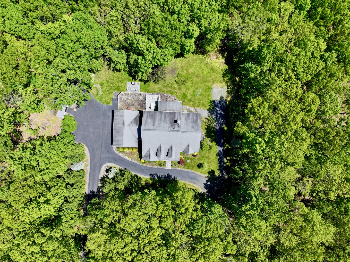 Hawley, Pennsylvania, 18428, United States, 3 Bedrooms Bedrooms, ,4 BathroomsBathrooms,Residential,For Sale,1846687