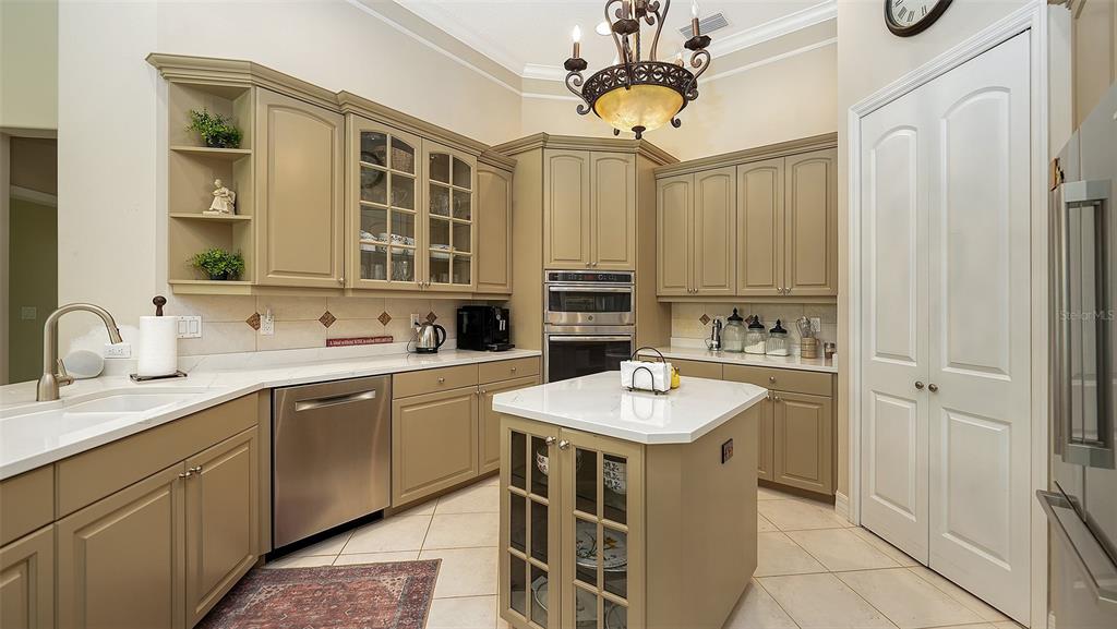 Sarasota, Florida, 34240, United States, 4 Bedrooms Bedrooms, ,3 BathroomsBathrooms,Residential,For Sale,1999771