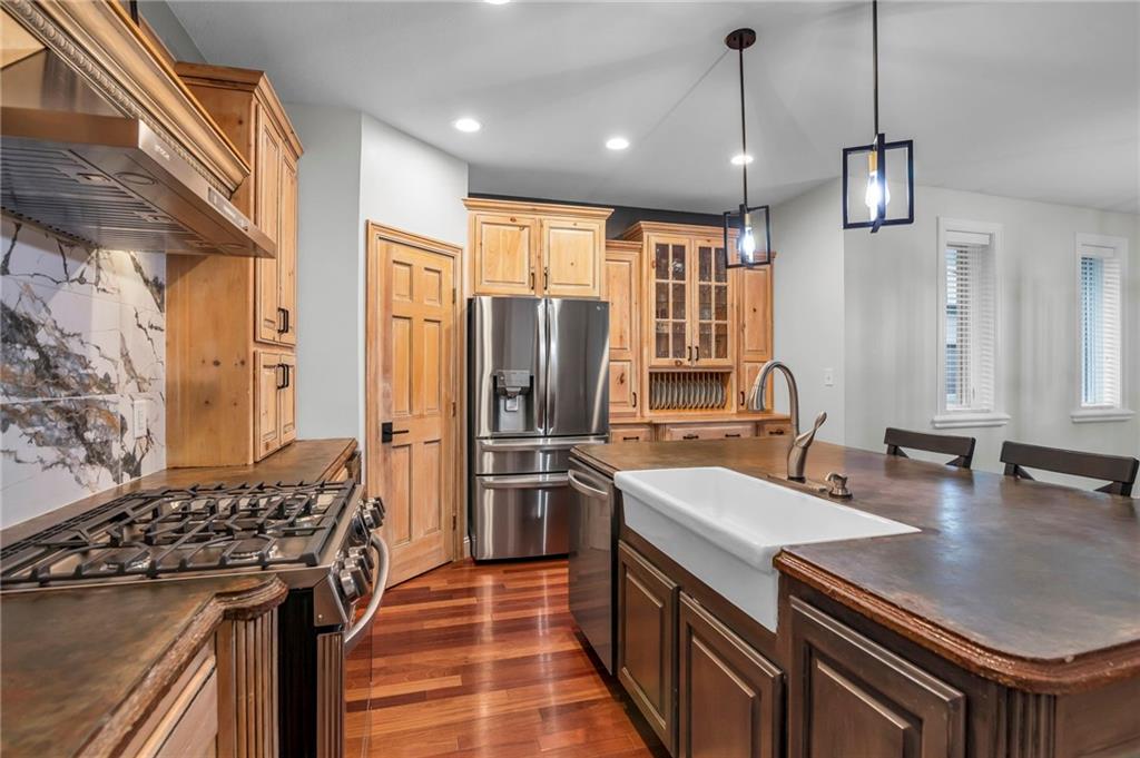 Lawrence, Kansas, 66049, United States, 5 Bedrooms Bedrooms, ,5 BathroomsBathrooms,Residential,For Sale,1848168