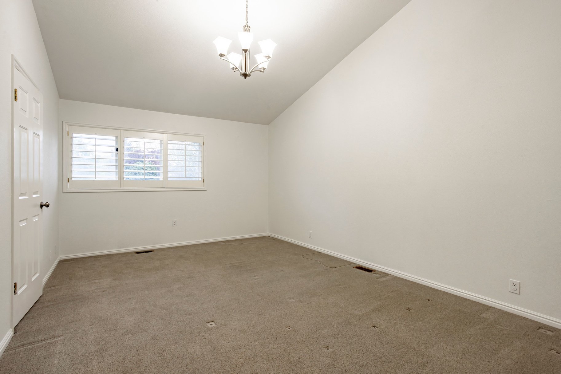  A Large Home in a Sought-After Private Community in East Millcreek - 物件實景