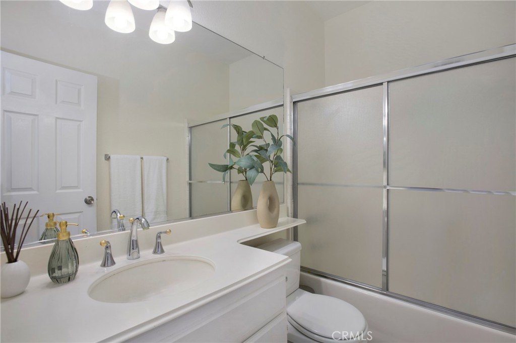 Anaheim, California, 92808, United States, 2 Bedrooms Bedrooms, ,2 BathroomsBathrooms,Residential,For Sale,1917583