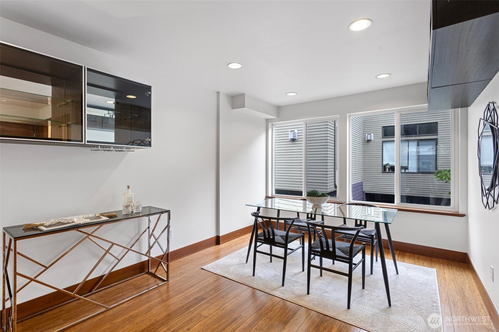 Seattle, Washington, 98109, United States, 3 Bedrooms Bedrooms, ,4 BathroomsBathrooms,Residential,For Sale,1976835