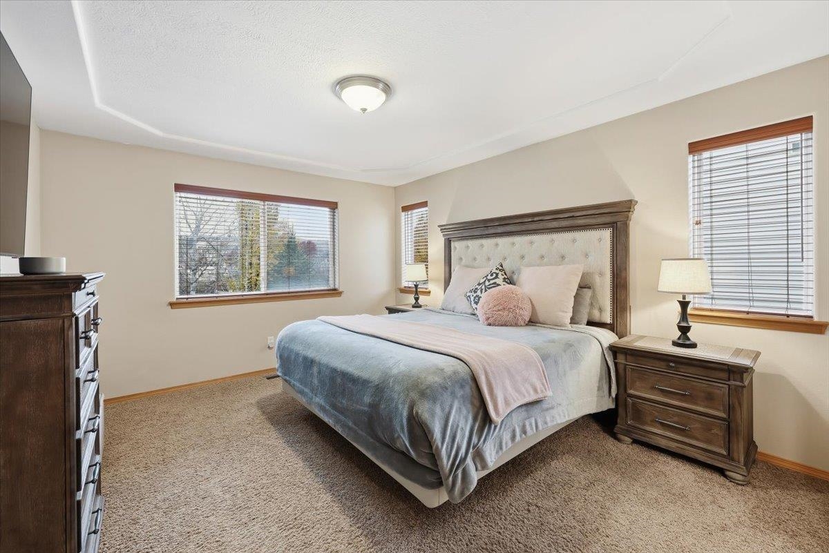 Greenacres, Washington, 99016, United States, 6 Bedrooms Bedrooms, ,3 BathroomsBathrooms,Residential,For Sale,1992048