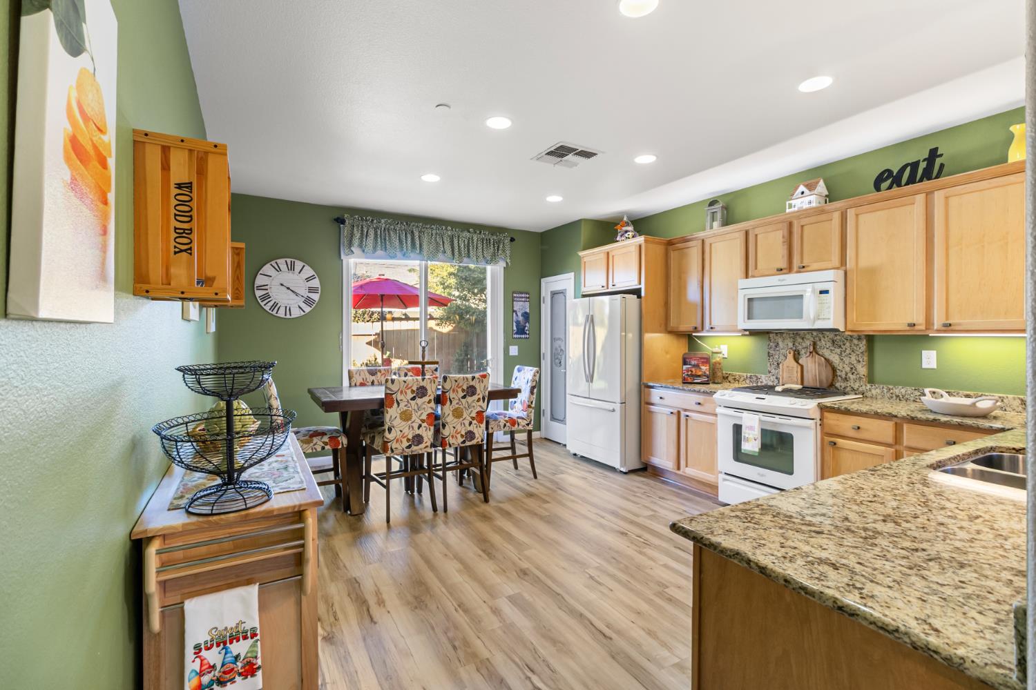 Elk Grove, California, 95757, United States, 2 Bedrooms Bedrooms, ,2 BathroomsBathrooms,Residential,For Sale,1989569