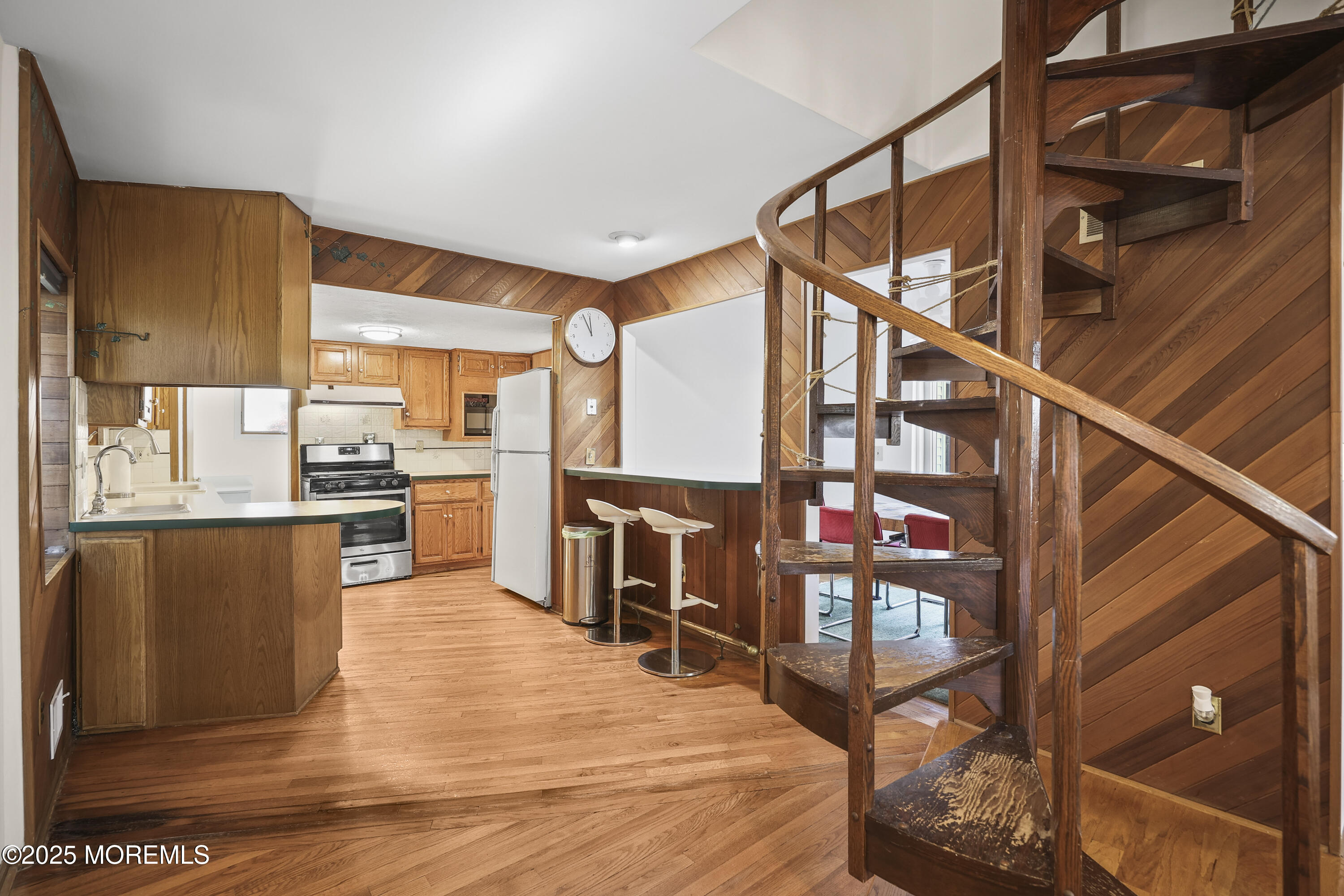 Leonardo, New Jersey, 07737, United States, 4 Bedrooms Bedrooms, ,3 BathroomsBathrooms,Residential,For Sale,2001705