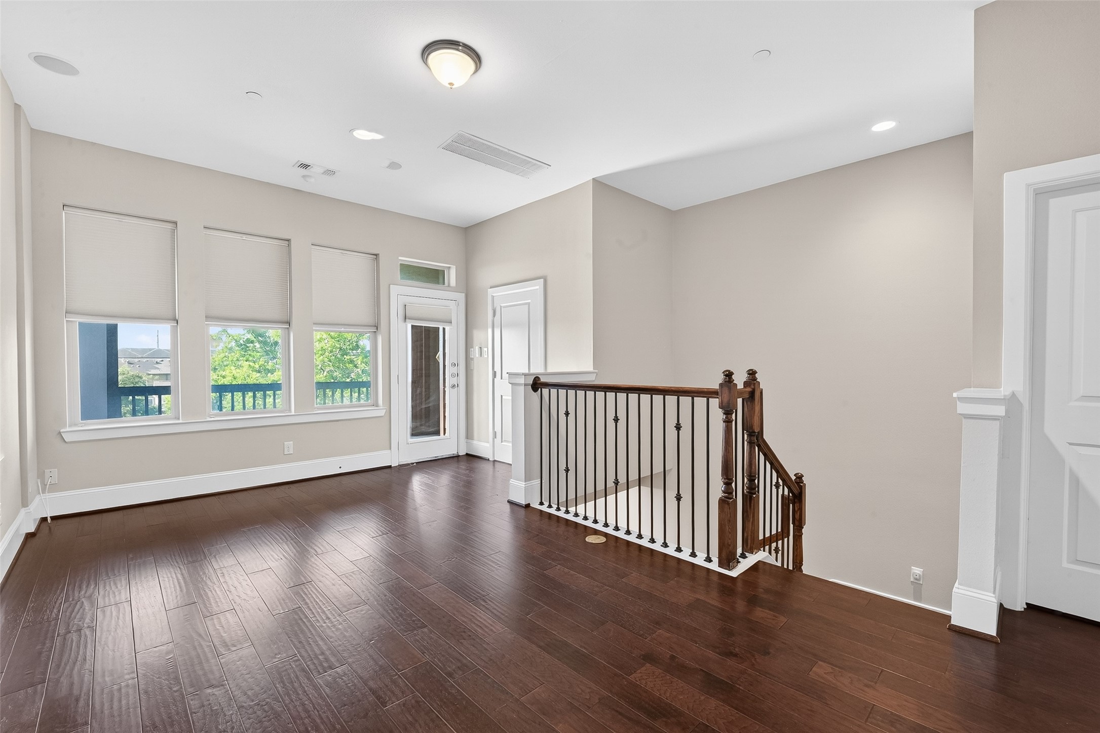  816 Yale Street C - 物件實景