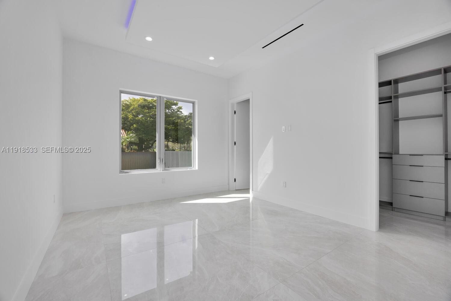 Miami, Florida, 33173, United States, 6 Bedrooms Bedrooms, ,7 BathroomsBathrooms,Residential,For Sale,2001798