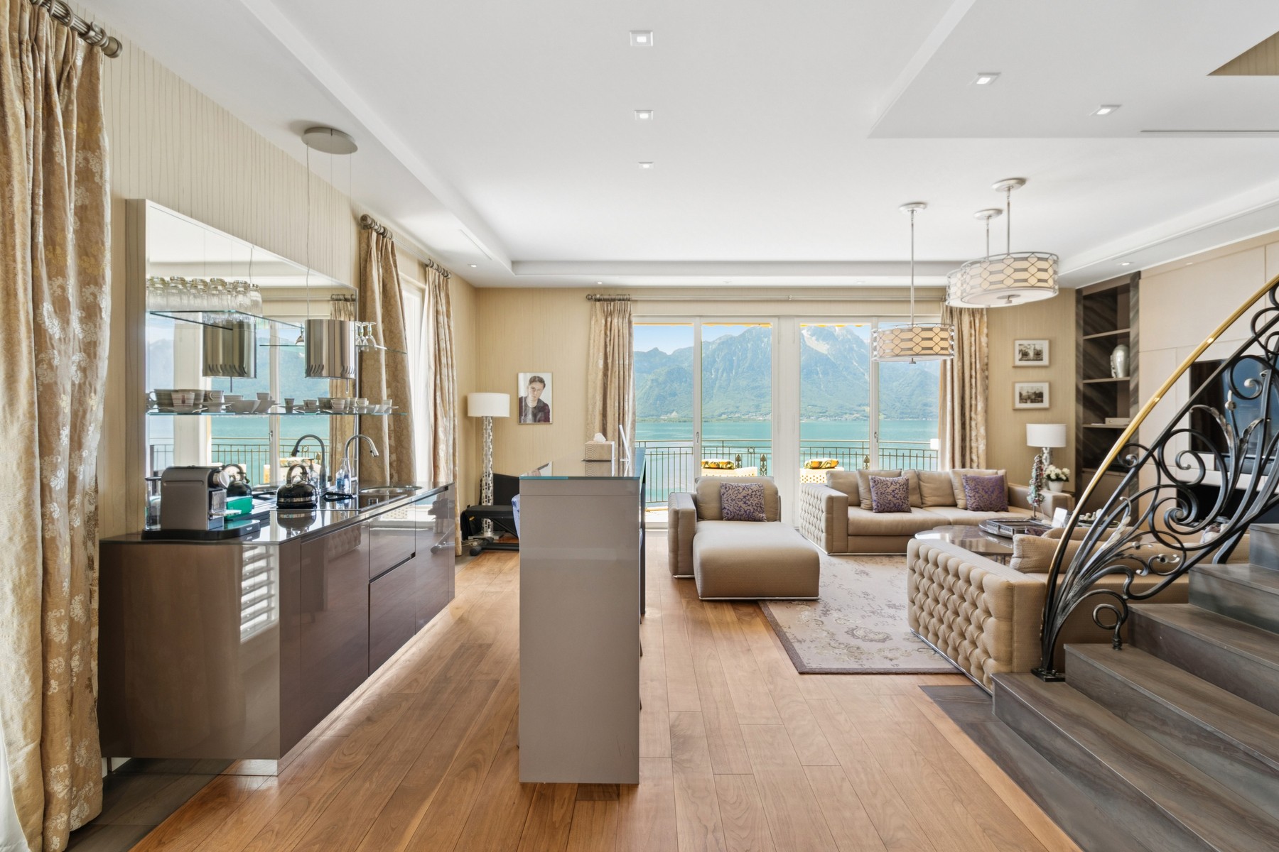  One-of-a-Kind - Luxury Penthouse with Panoramic Views in Montreux - 物件實景