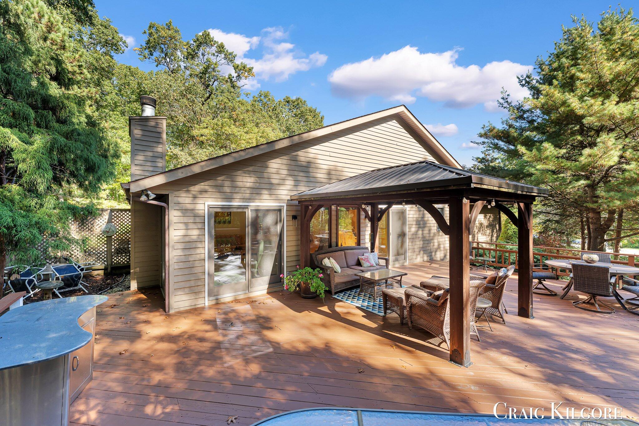 Spring Lake, Michigan, 49456, United States, 2 Bedrooms Bedrooms, ,3 BathroomsBathrooms,Residential,For Sale,2003157