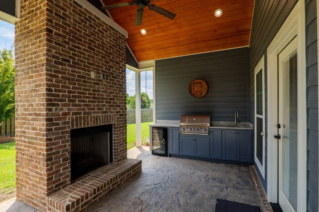 Valdosta, Georgia, 31601, United States, 4 Bedrooms Bedrooms, ,3 BathroomsBathrooms,Residential,For Sale,1991000